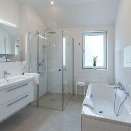 Apartment Vis-ahr-vis