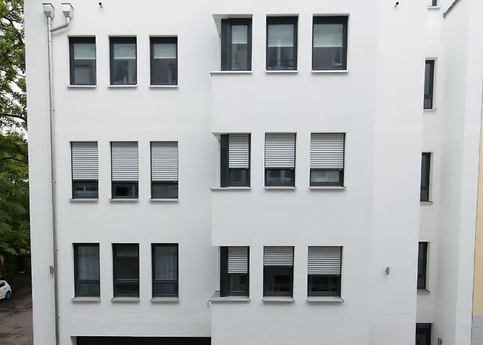 Vis-ahr-vis バート・ノイェンアール・アールヴァイラー